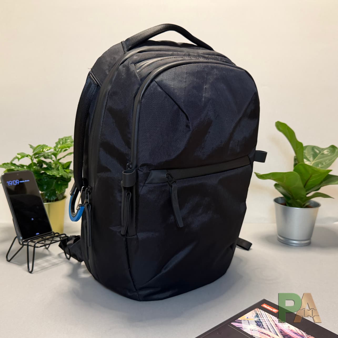 AER City Pack 2 – Minimalistyczny z wyglądu, „tech” w środku: plecak na co dzień i do biura - obraz 3