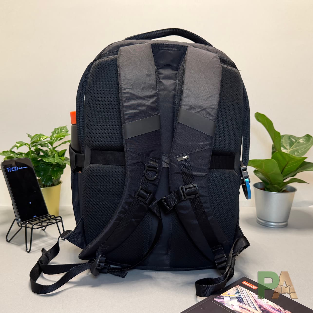 AER City Pack 2 – Minimalistyczny z wyglądu, „tech” w środku: plecak na co dzień i do biura - obraz 6
