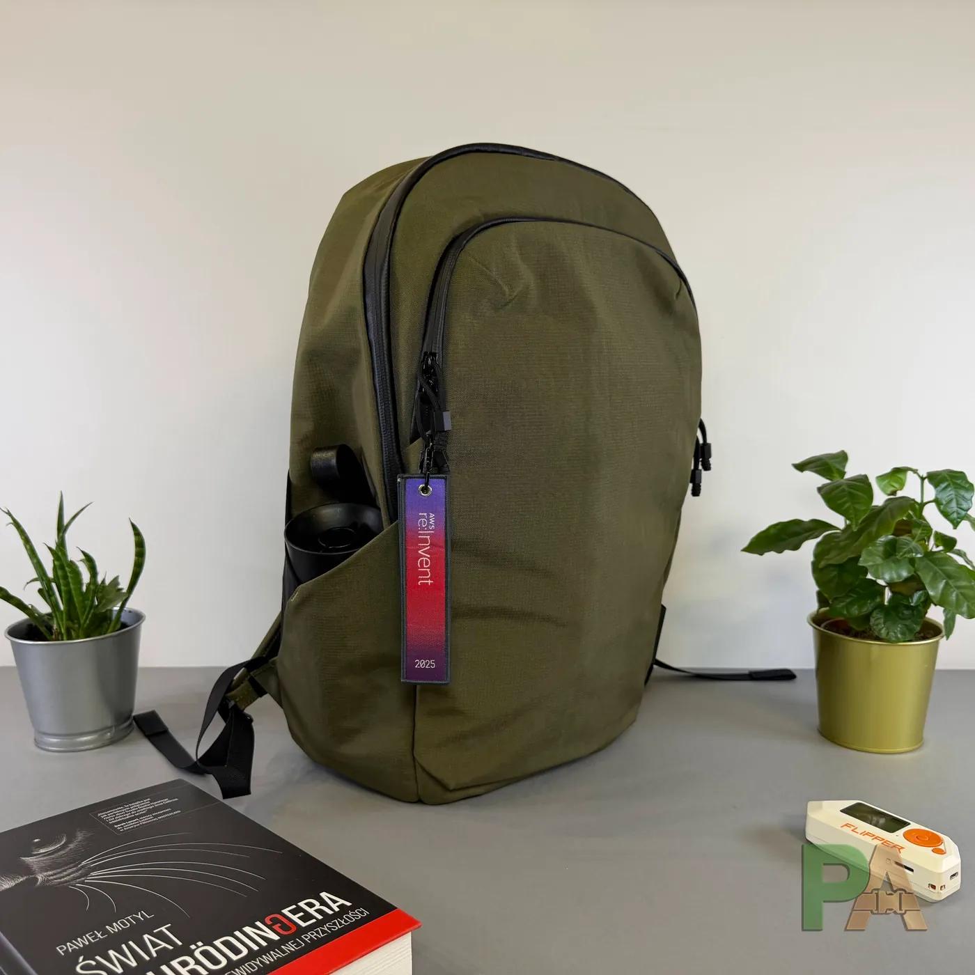 Alpaka Bravo Backpack 23 l – elegancki minimalizm, który „zjada” pojemność - obraz 2